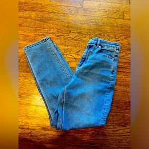 American Eagle Mom Jeans size 4 Regular EUC